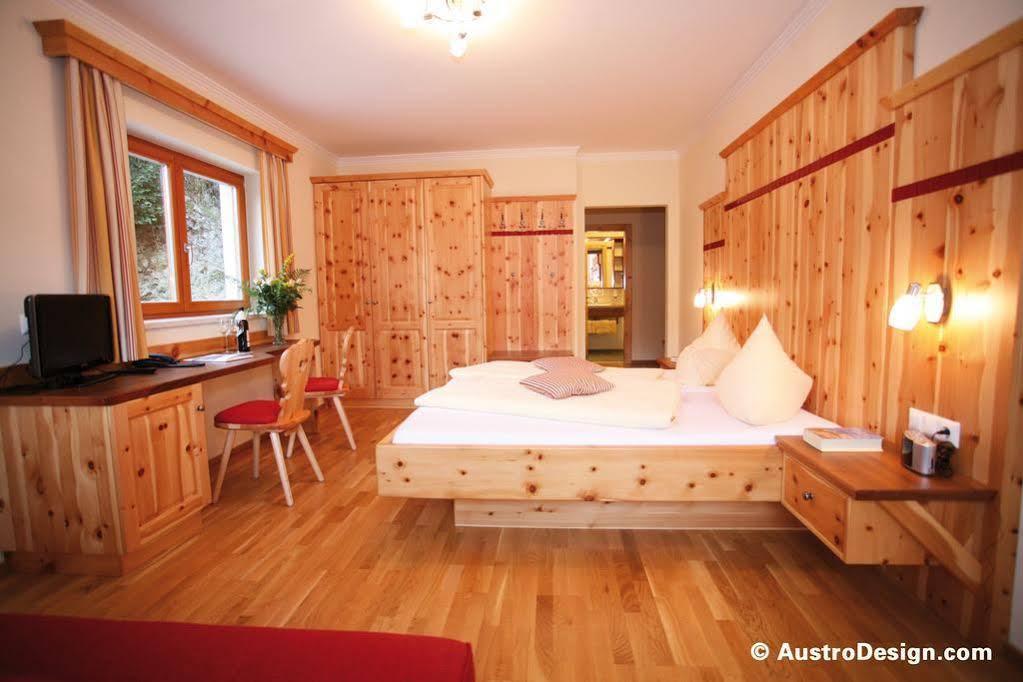 Hotel Raunig باد كلينكيرشهايم المظهر الخارجي الصورة
