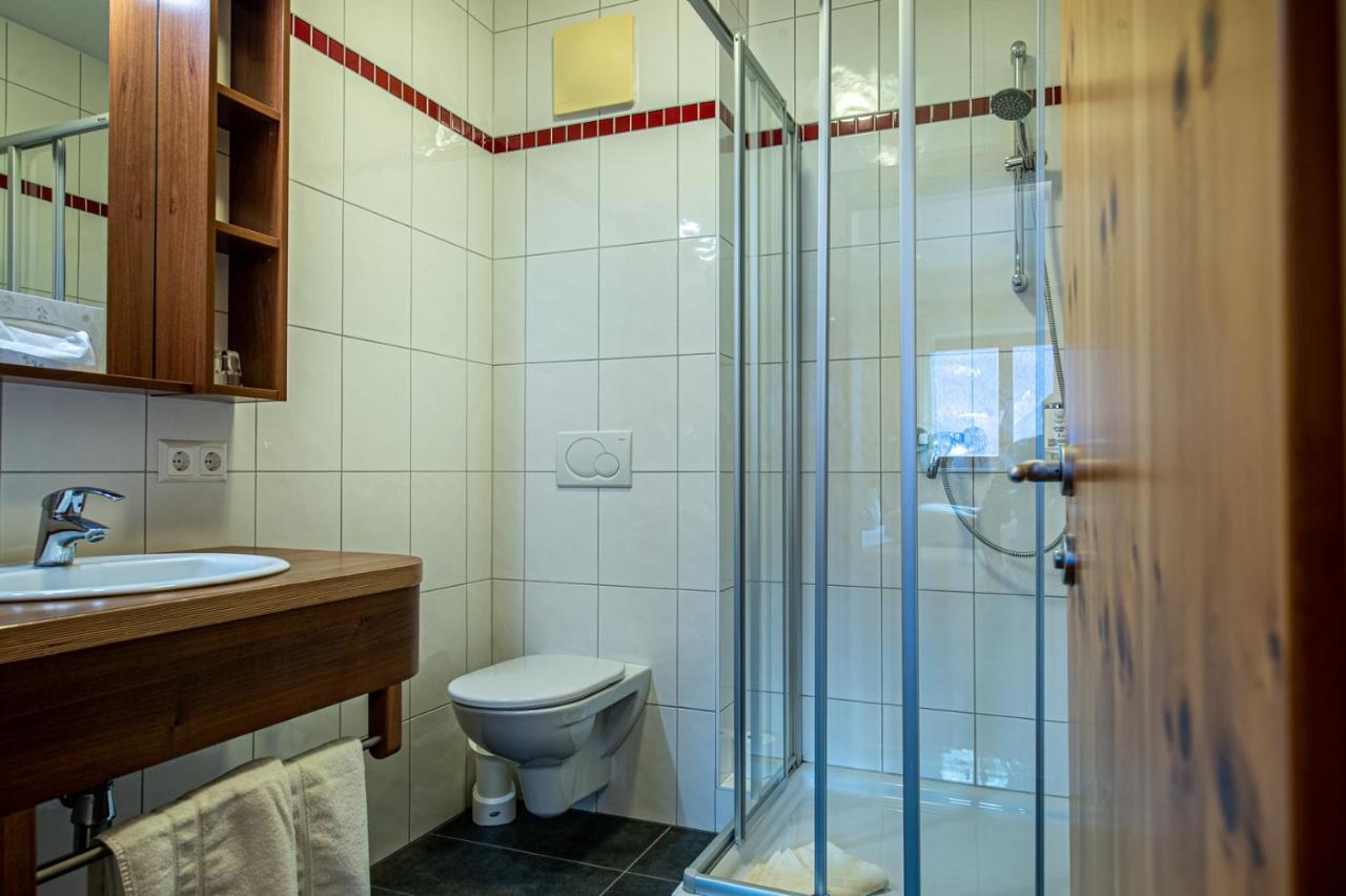 Hotel Raunig باد كلينكيرشهايم المظهر الخارجي الصورة