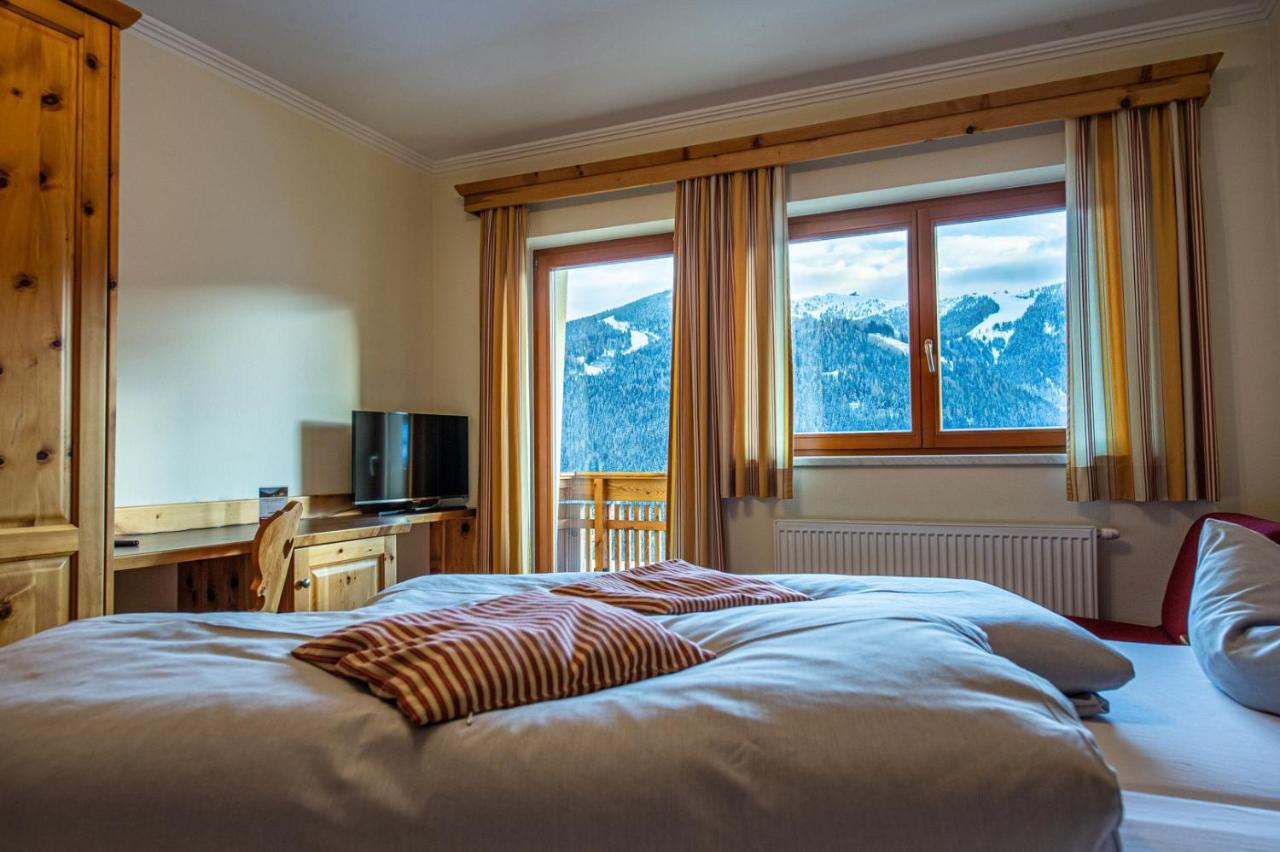 Hotel Raunig باد كلينكيرشهايم المظهر الخارجي الصورة