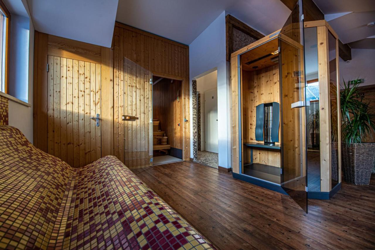 Hotel Raunig باد كلينكيرشهايم المظهر الخارجي الصورة