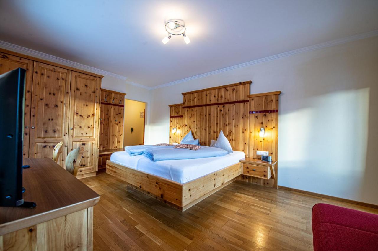 Hotel Raunig باد كلينكيرشهايم المظهر الخارجي الصورة