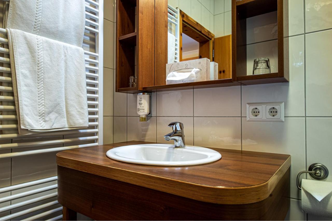 Hotel Raunig باد كلينكيرشهايم المظهر الخارجي الصورة